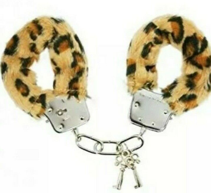 Essential Fluffy Handcuffs